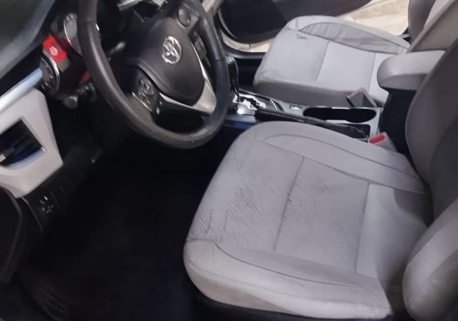 Interior de veículo após higienização